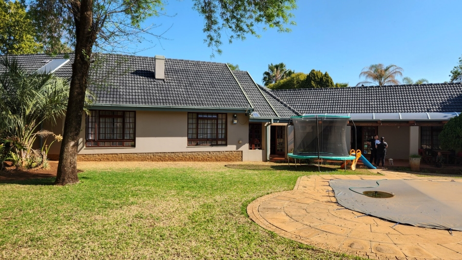 5 Bedroom Property for Sale in Wilkoppies North West